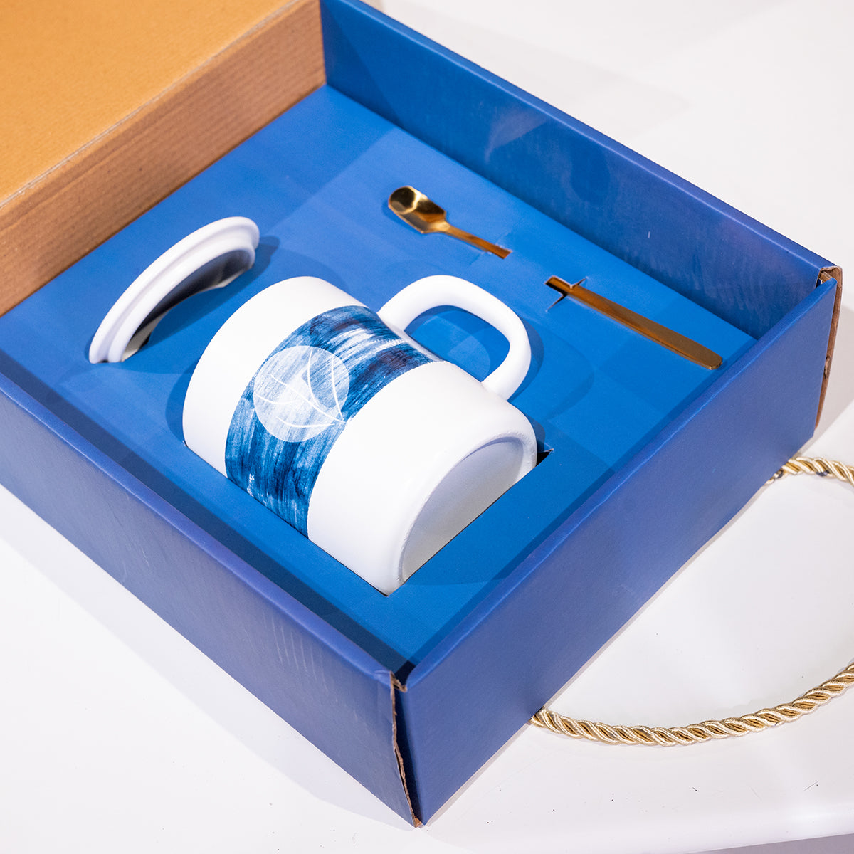 Ceramic Mug w/ Lid & Spoon in Color Box, Set of 3