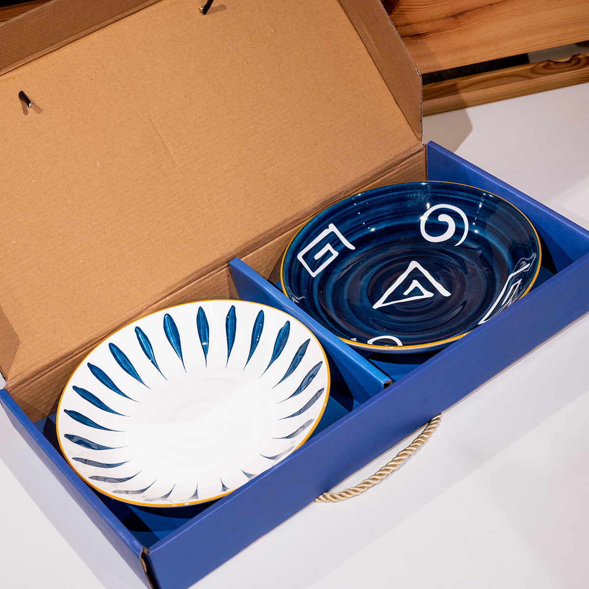 Ceramic Plates in Color Box, Set of 2