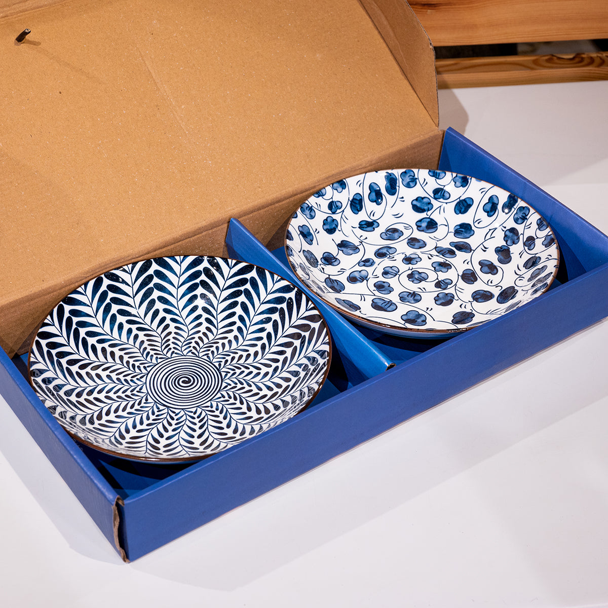 Ceramic Plates in Color Box, Set of 2