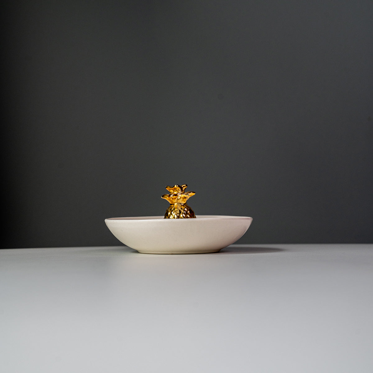 Stoneware Jewelry Holder White / Gold Pineapple
