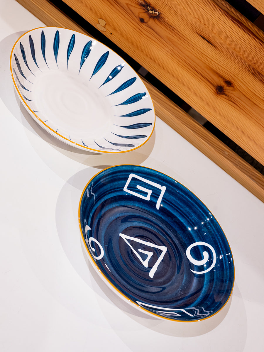 Ceramic Plates in Color Box, Set of 2