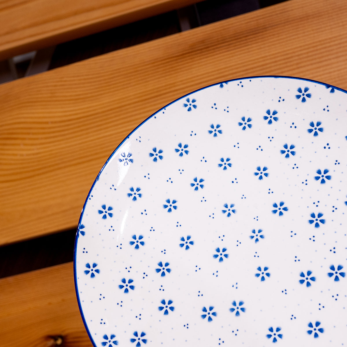 Stoneware Plate w/ Floral Pattern, Blue