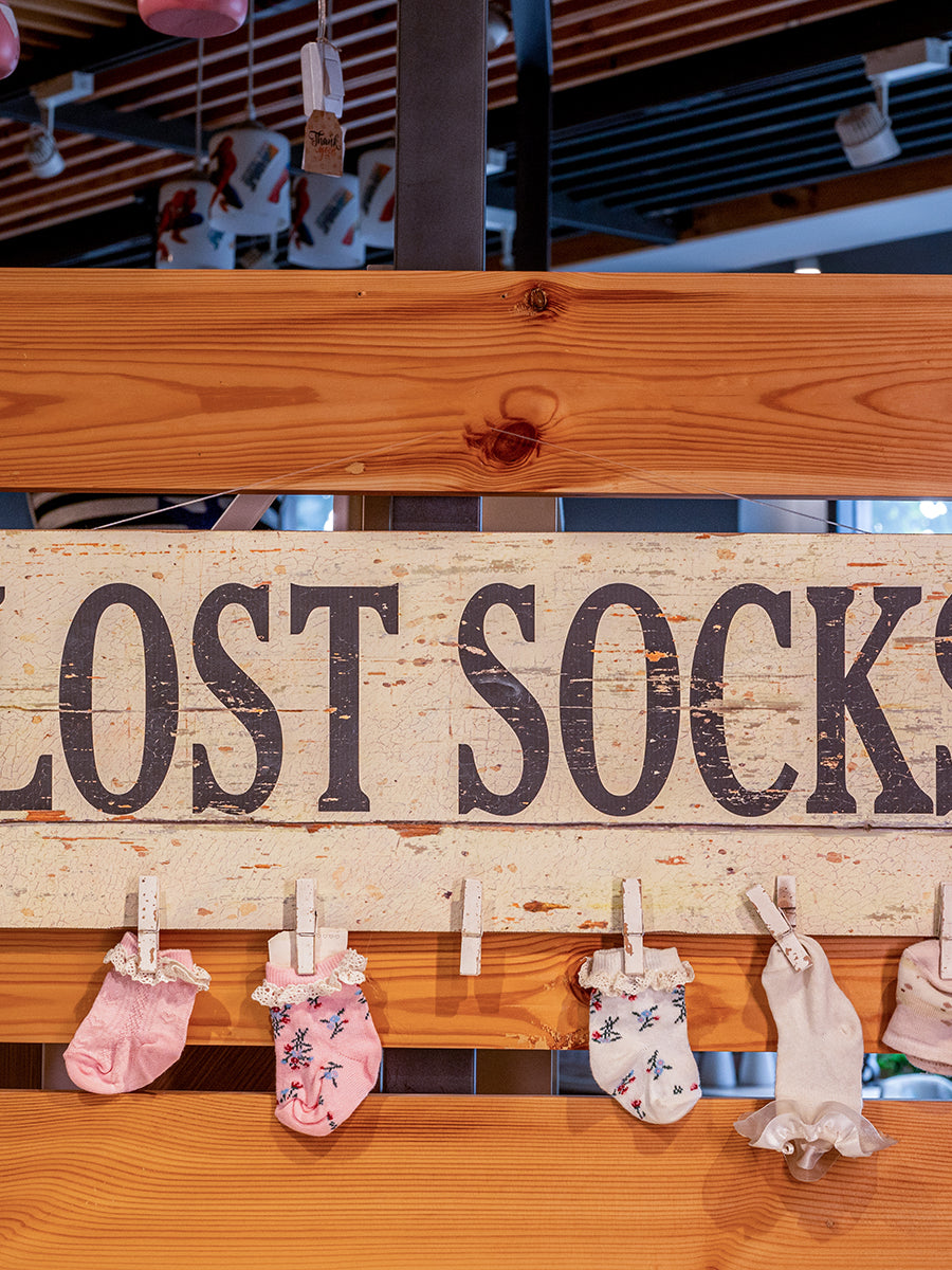 MDF Wall Décor "LOST SOCKS" w/ 7 Clothespins