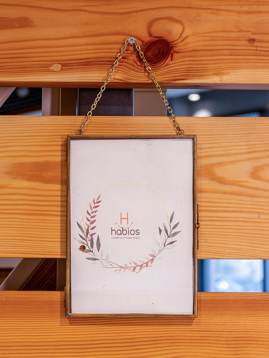 4" x 6" Brass Edge Hanging Glass Photo Frame, Large